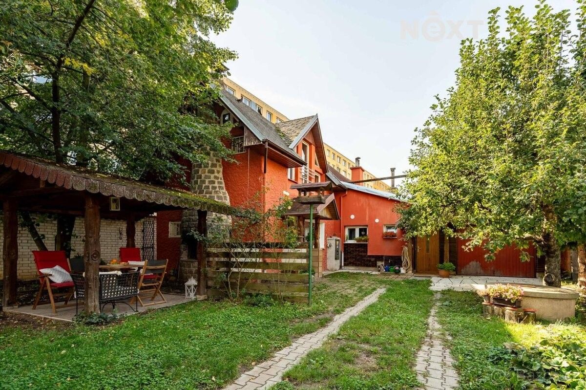 Rodinné domy, Praha, 109 00