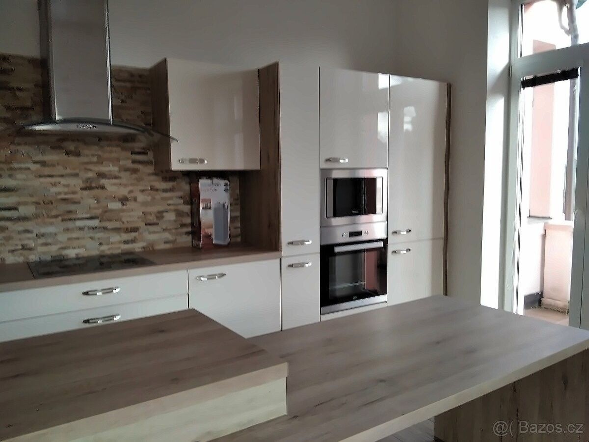 Byty, Boršov nad Vltavou, 373 82