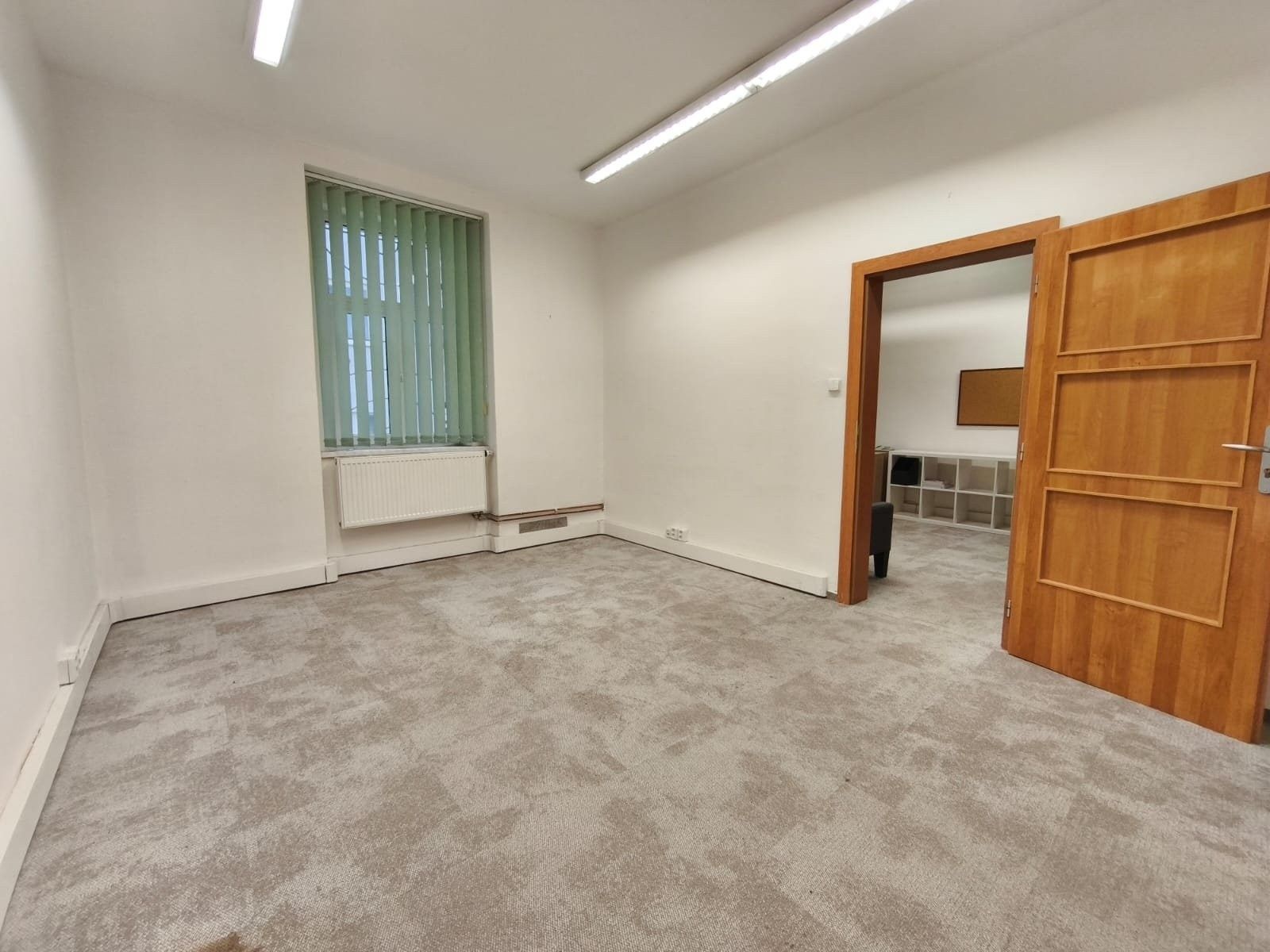 Pronájem kancelář - Prosecká, Praha, 106 m²