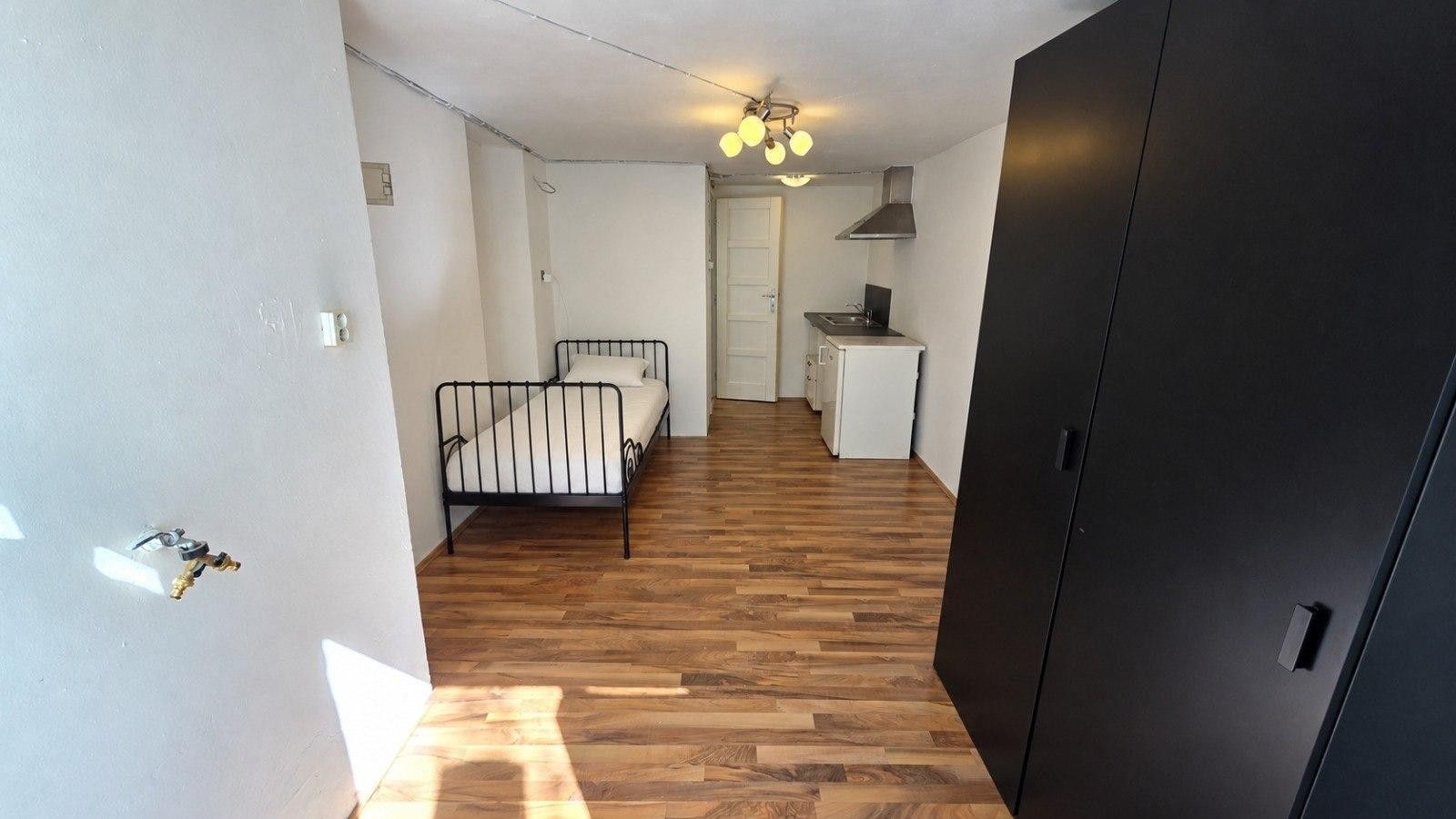 Byt 1+kk · 22 m² · Filmařská, Praha - 3