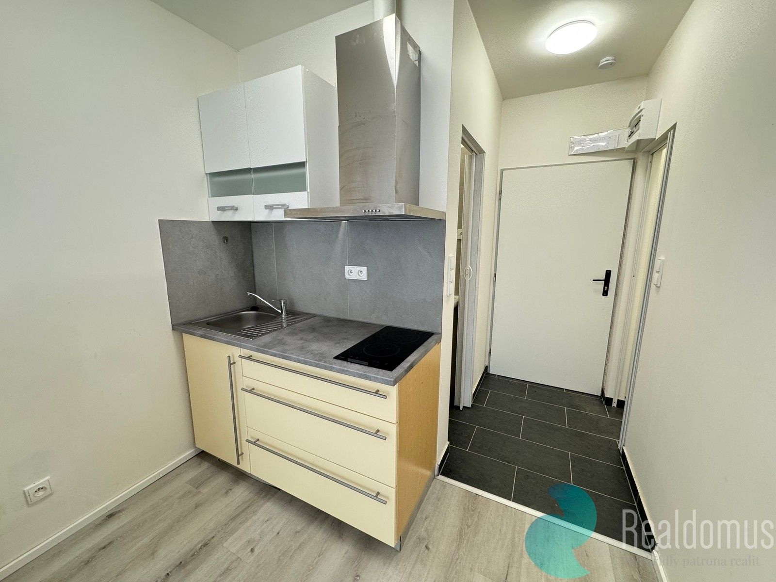 1+kk, Omlenická, Kaplice, 20 m²