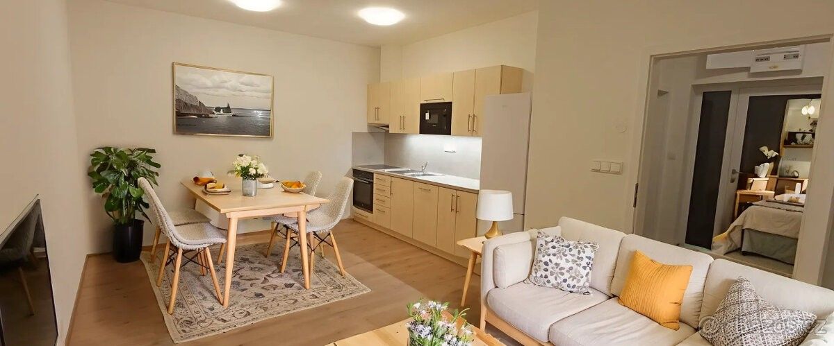 Prodej byt - Hevlín, 671 69