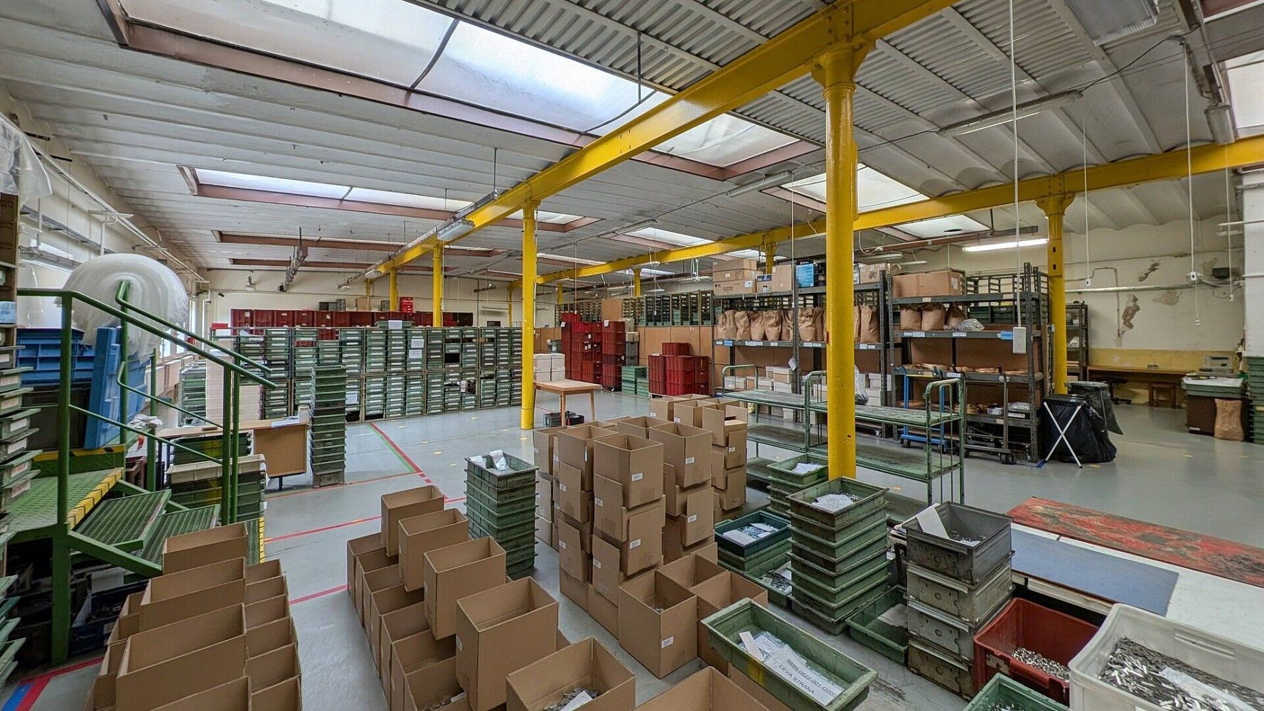 Sklad, 3 000 m²