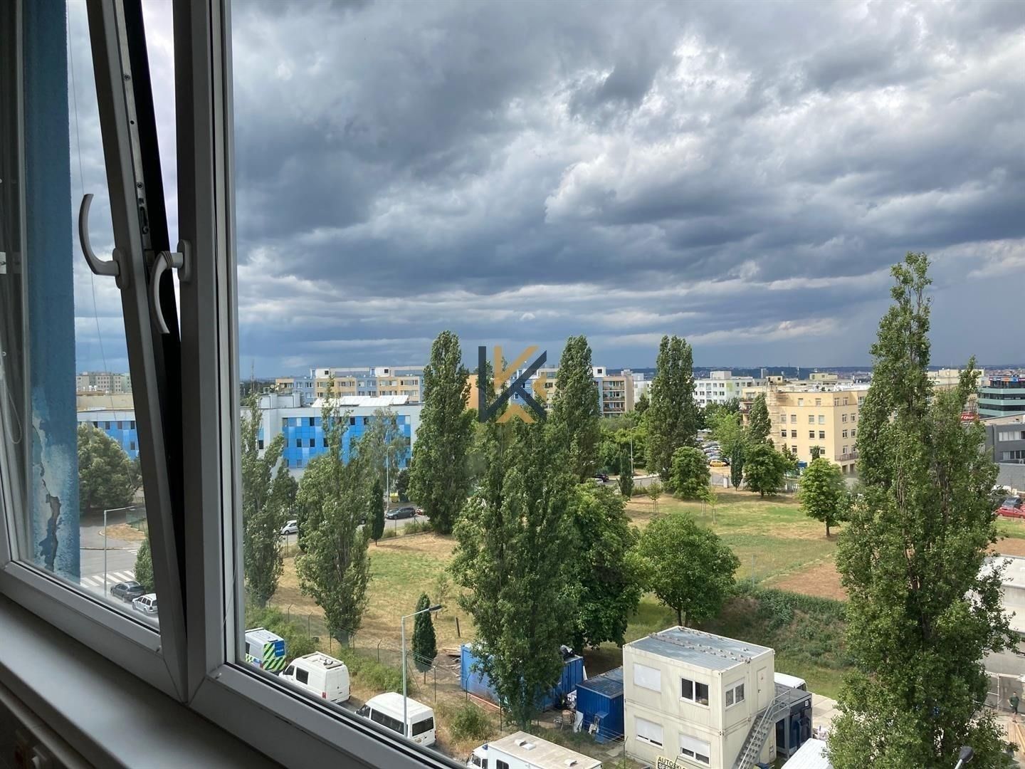 Pronájem kancelář - Kaplanova, Praha, 111 m²