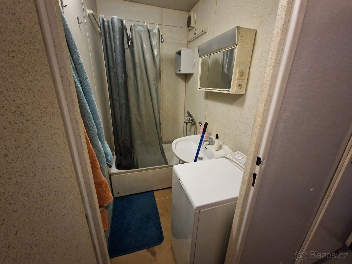 Pronájem byt - Praha, 182 00