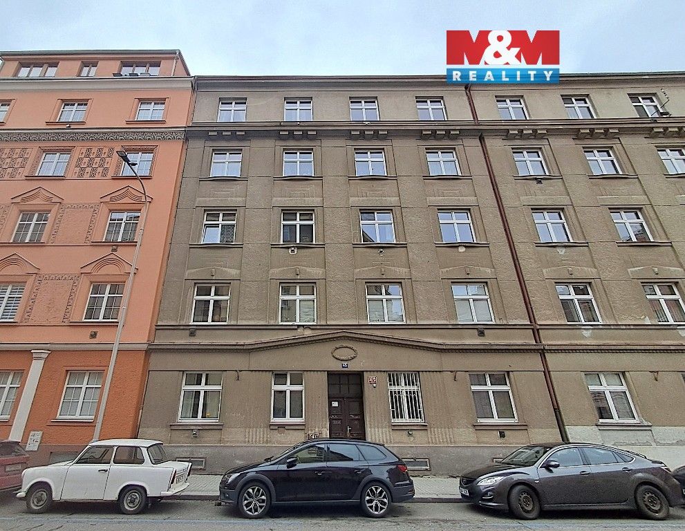 2+kk, V háji, Praha, 49 m²