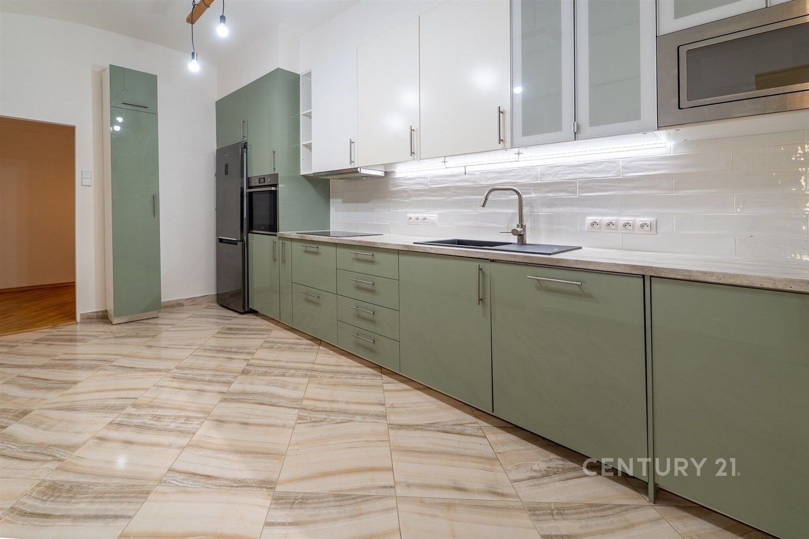 Prodej byt 3+1 - Mahenova , Praha Košíře, 93 m² - 1