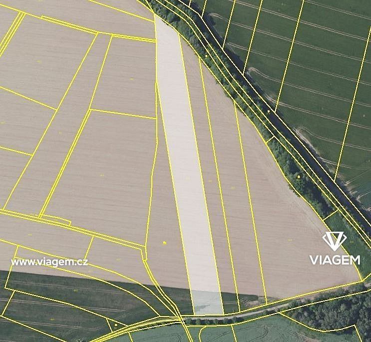 Zemědělský pozemek, 1 005 m²