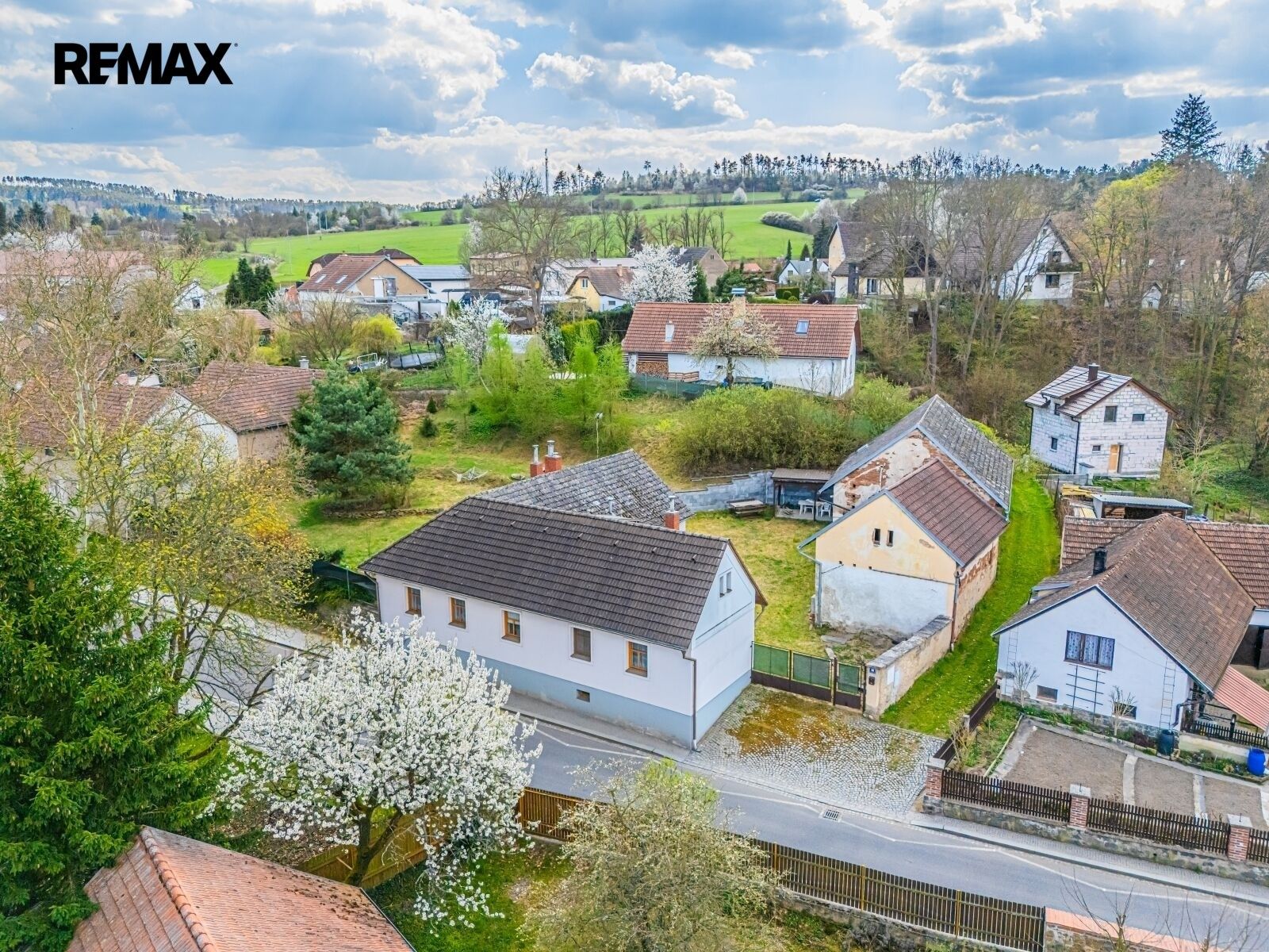 Prodej rodinný dům - Kamýk nad Vltavou, 363 m² - 2