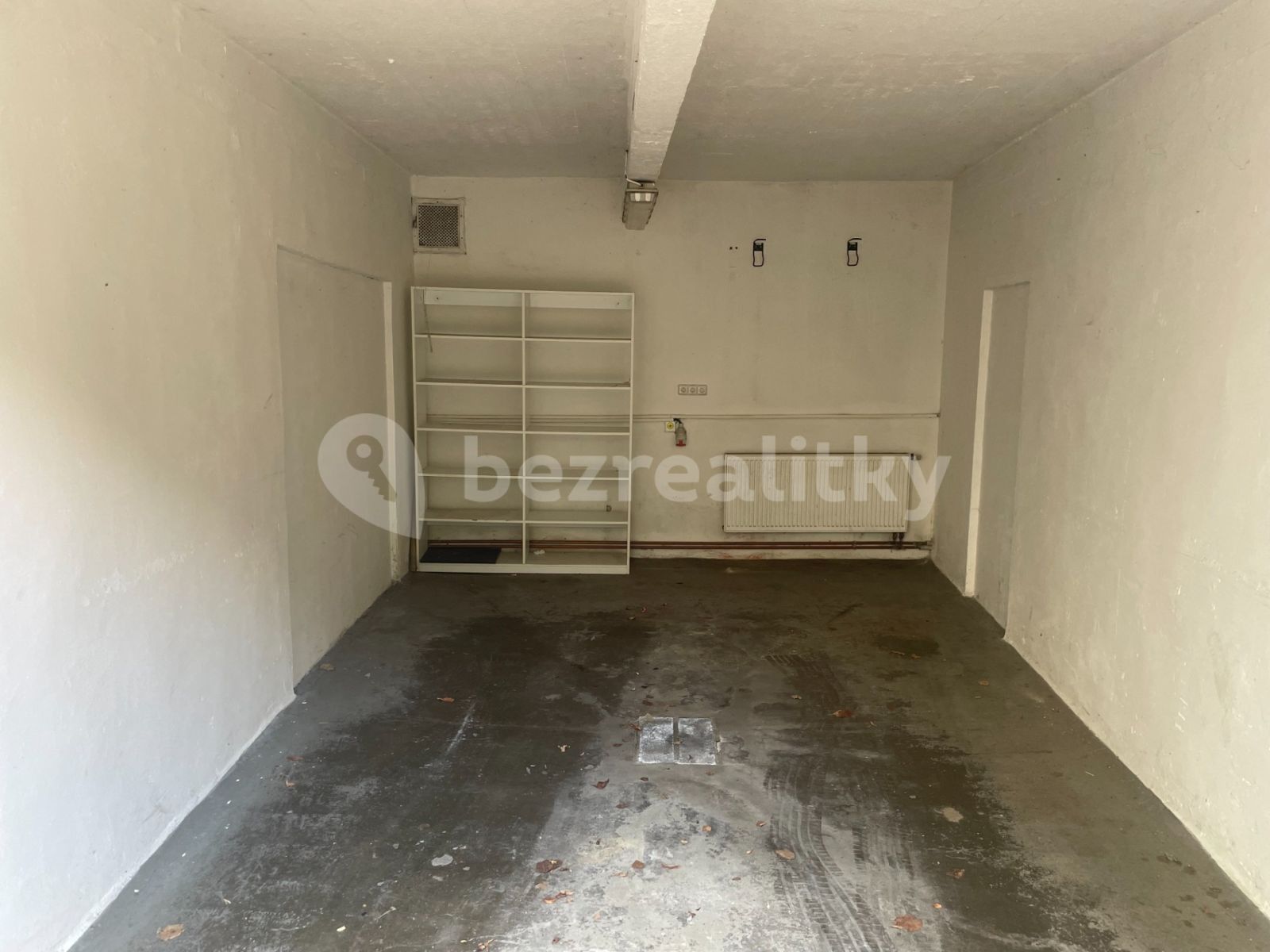 Pronájem garáž - Uralská, Praha - Bubeneč, 21 m² - 5