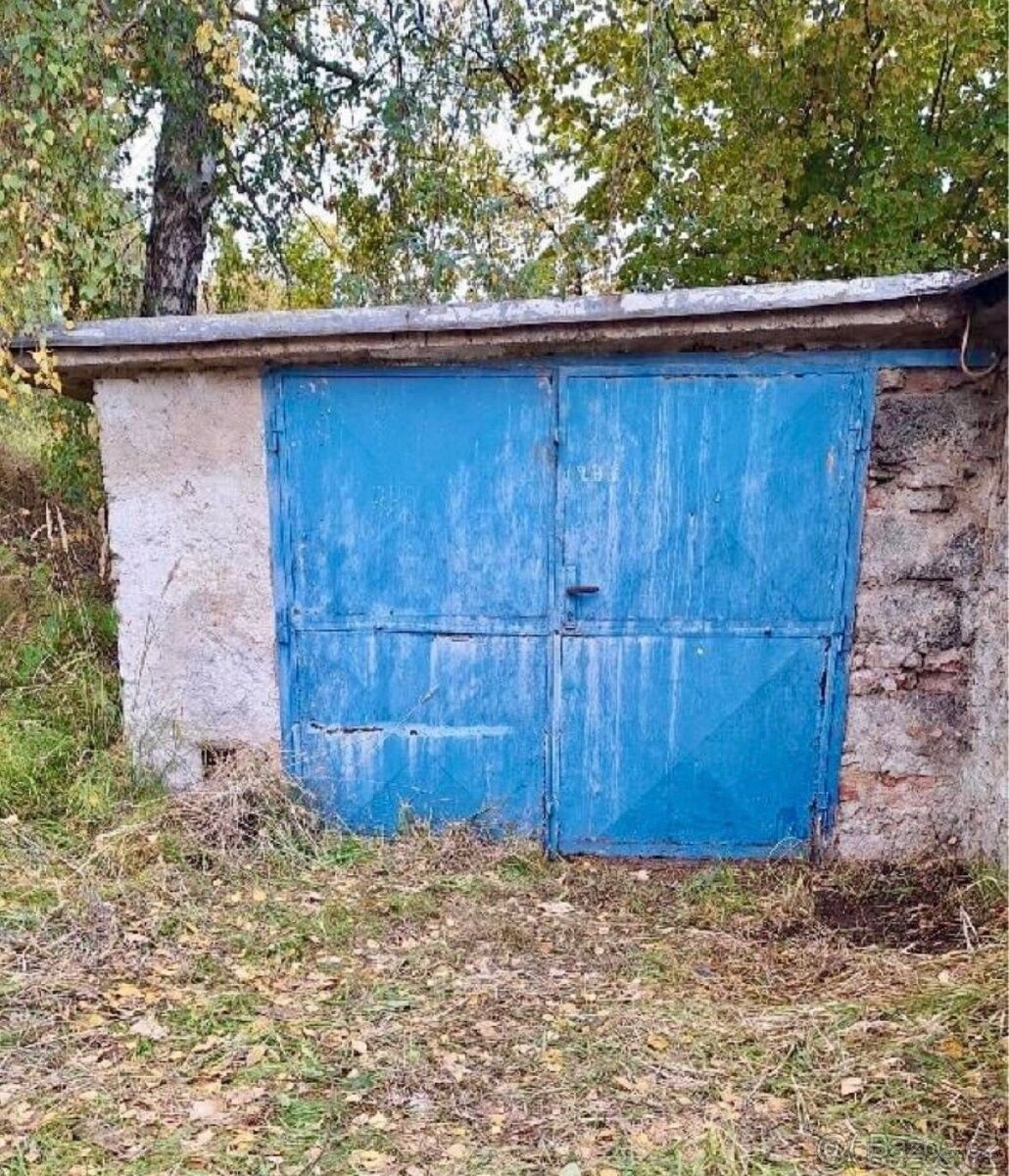 Garáže, Chvaletice, 533 12