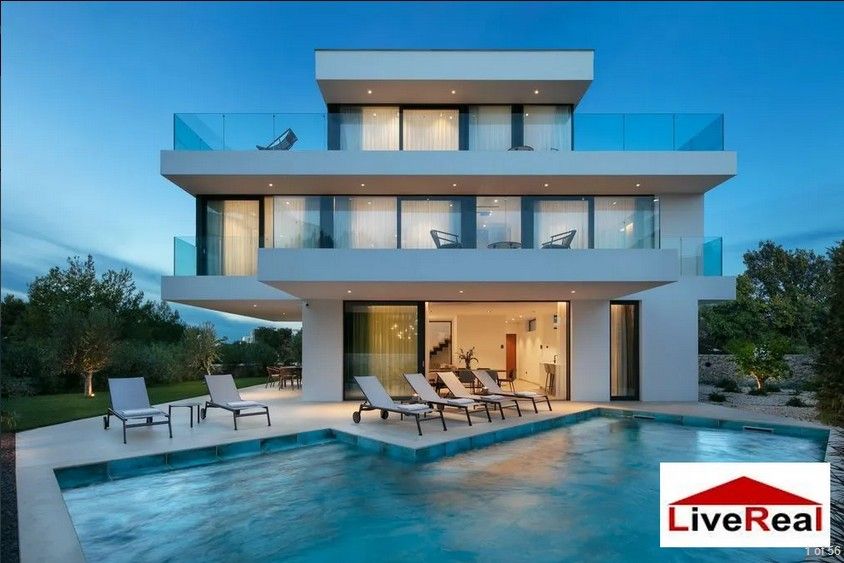 Rodinné domy, 987 66, Zahraničí