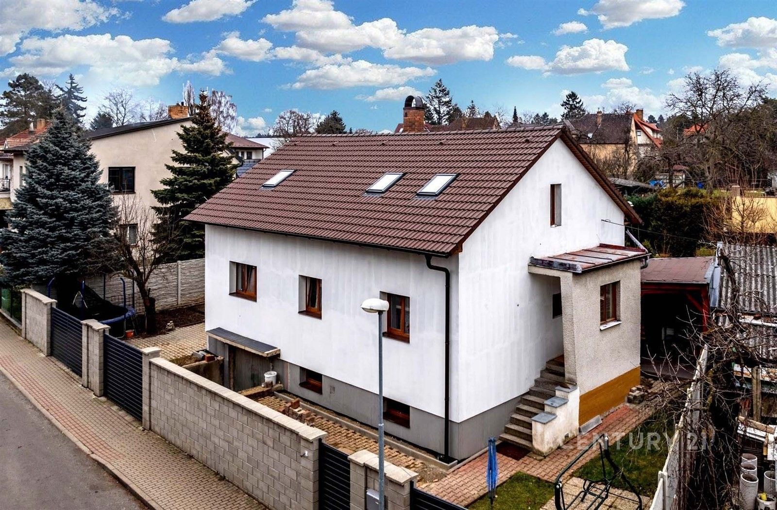 Prodej rodinný dům - Haškova, Říčany, 200 m²