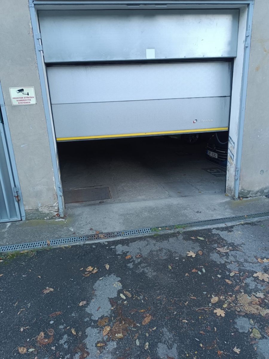Garáže, Růženínská, Praha - Lhotka, 15 m² - 2