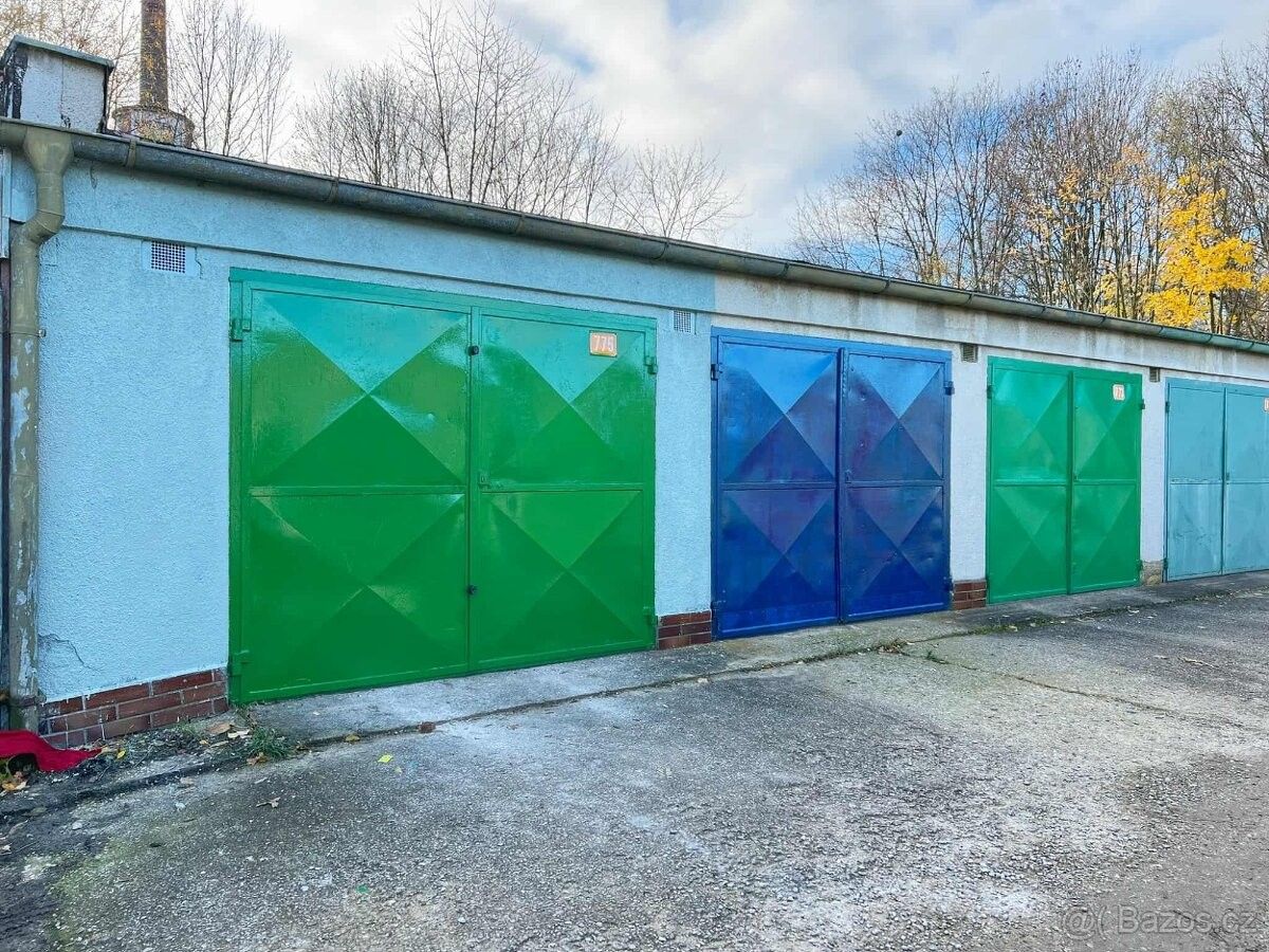 Garáže, Slaný, 274 01