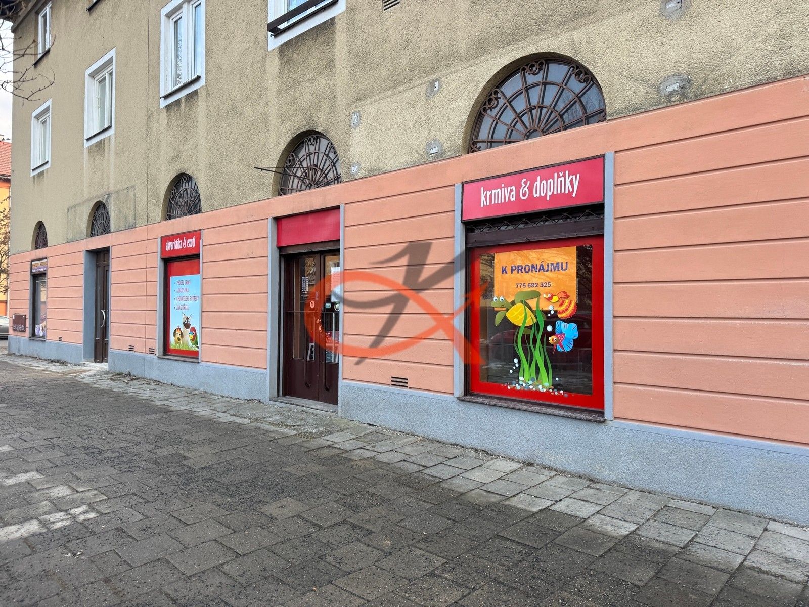 Obchodní prostory, Náměstí Míru, Rožnov pod Radhoštěm, 84 m²