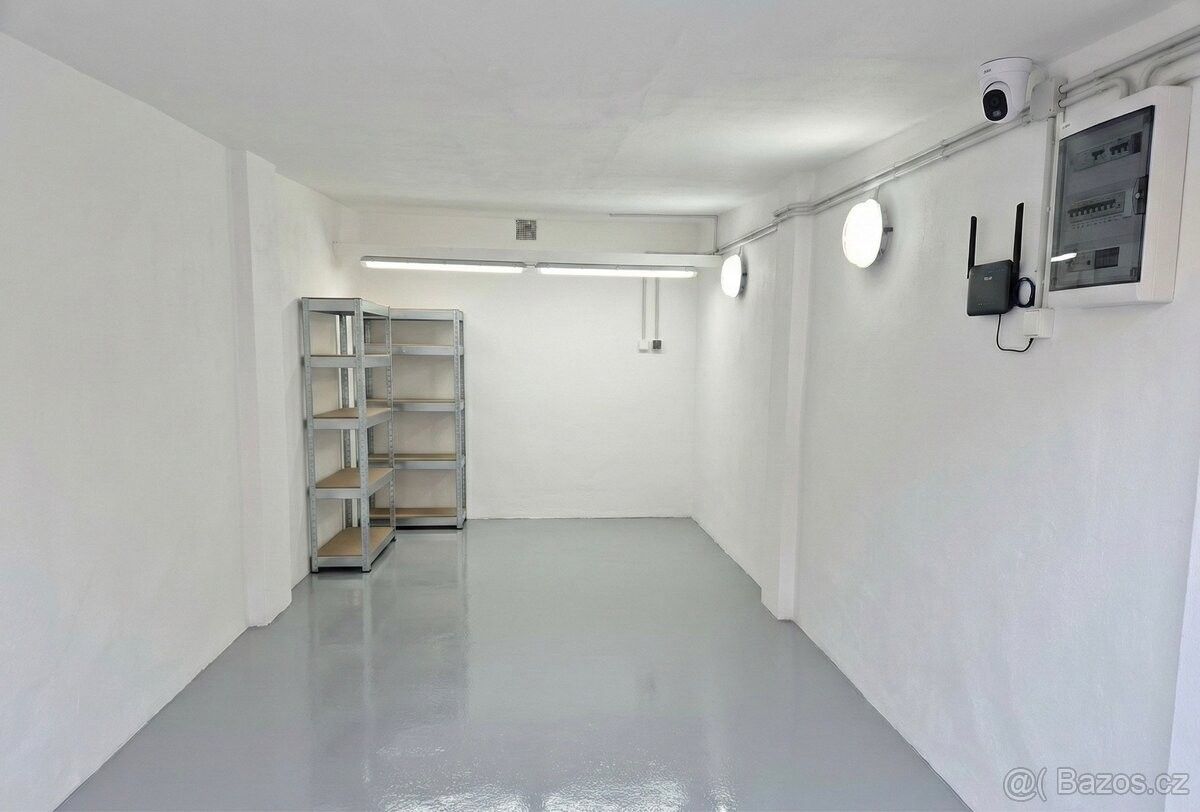 Garáže, Karlovy Vary, 360 17