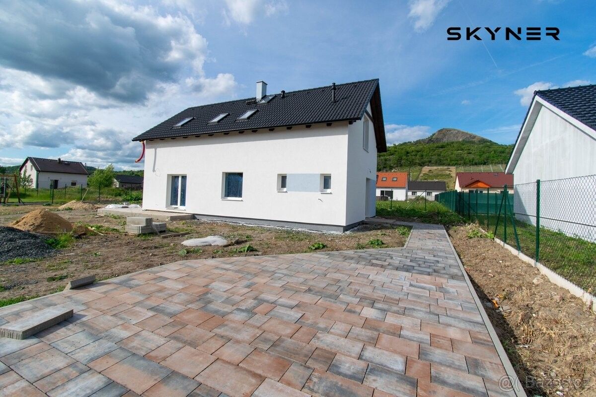 Prodej rodinný dům - Píšťany, 411 01