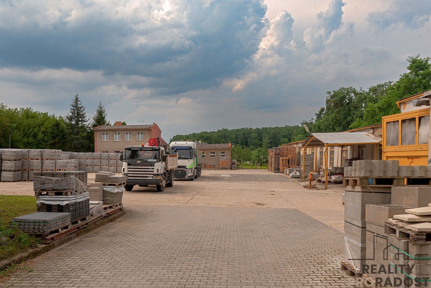 Prodej výrobní prostory - Pod Leskounem, Moravský Krumlov - Rakšice, okres Znojmo, 14 738 m² - 5
