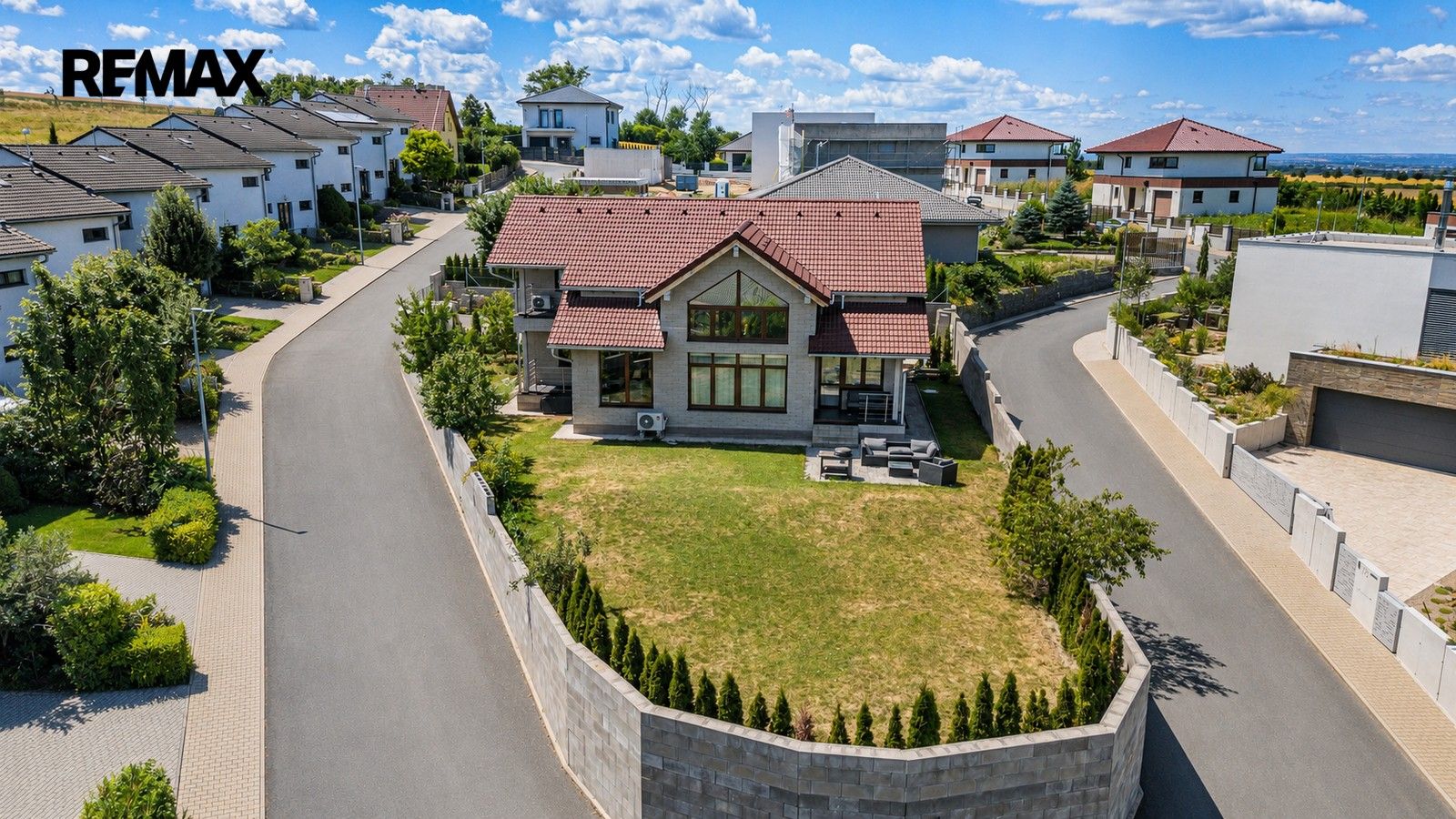 Rodinné domy, Petrovy Vrchy 79, Popovičky Chomutovice, 226 m²