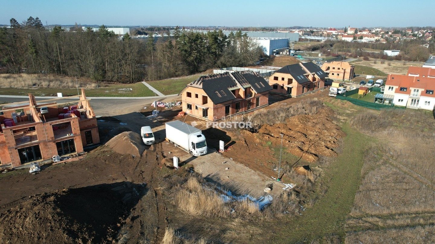 3+kk, U zastávky, Nučice, 99 m²