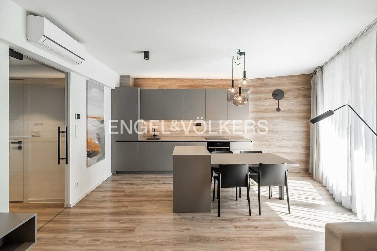 2+kk, Staropramenná 3361, Praha Smíchov, 54 m² - 1