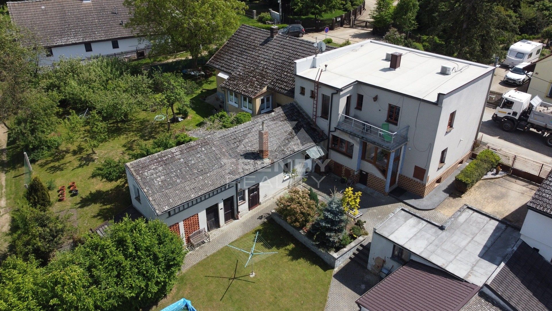 Prodej rodinný dům - Bušovice, 250 m²