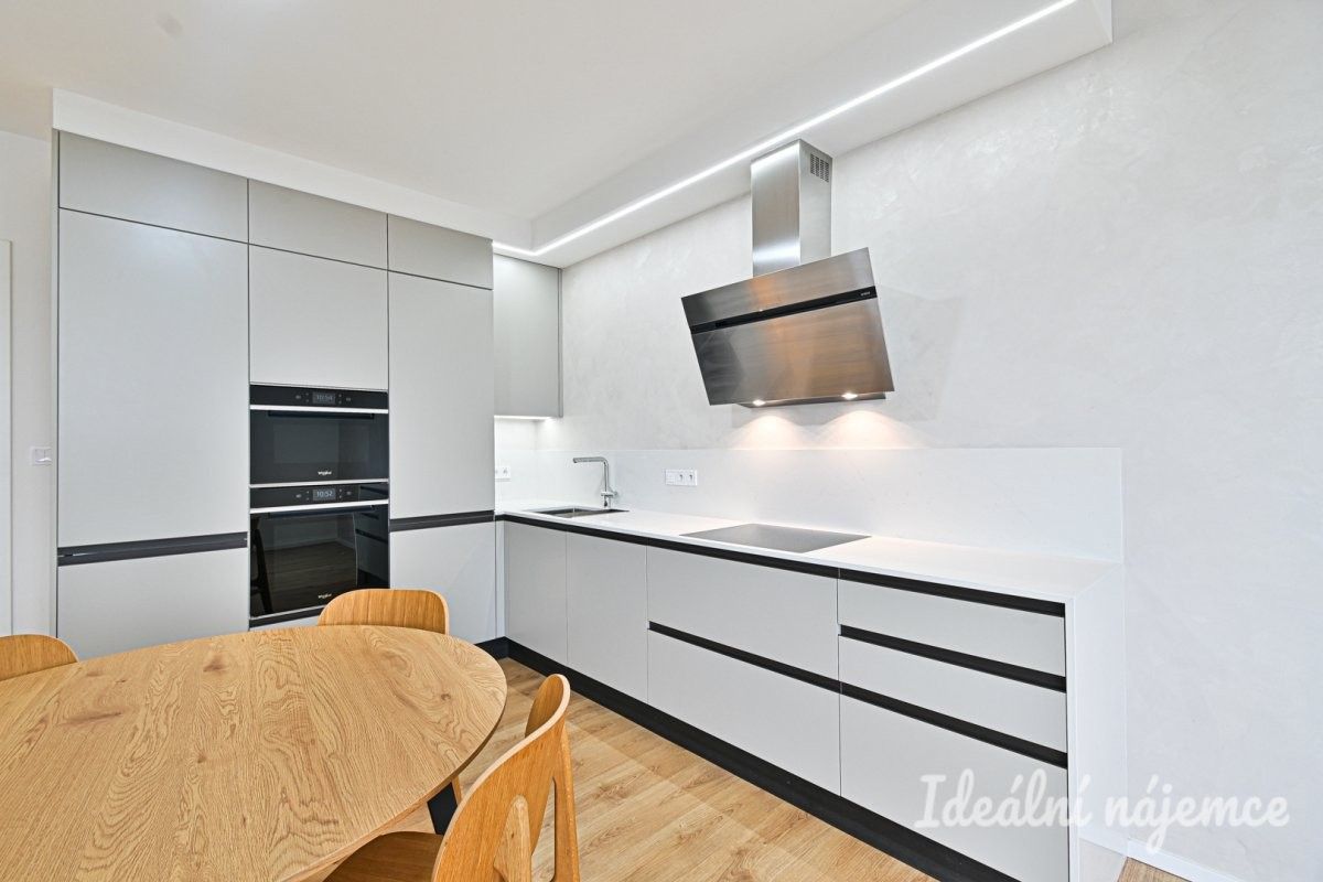 Pronájem byt 2+kk - Střední, Brno, 55 m²