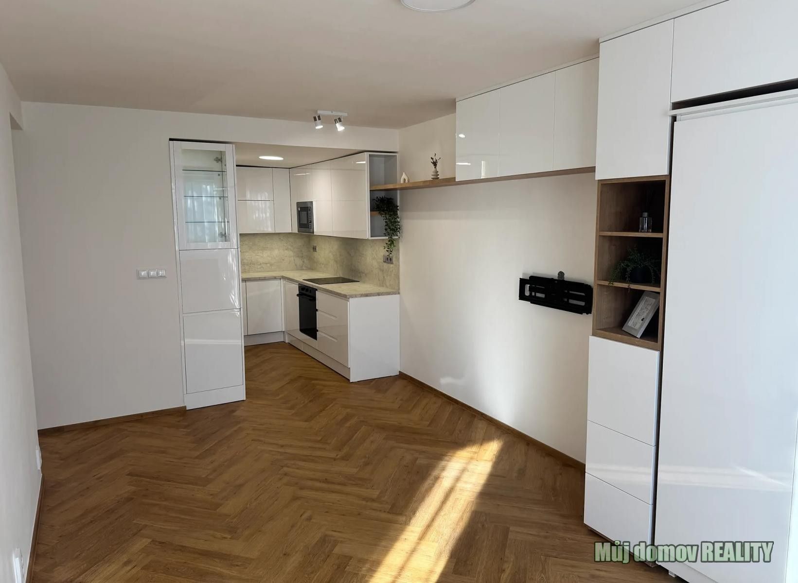 Pronájem byt 2+kk - K zahrádkám, Praha, 43 m²