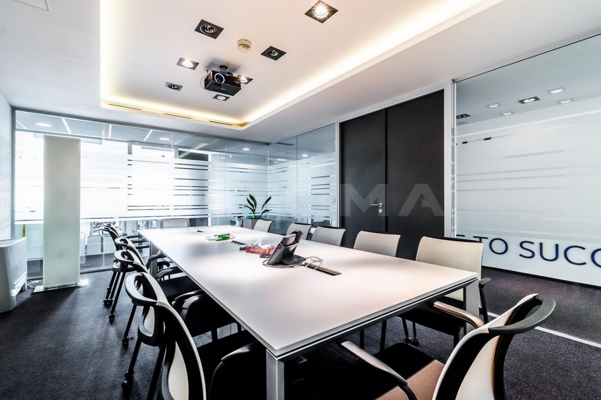 Pronájem kancelář - Štefánikova, Praha, 215 m²