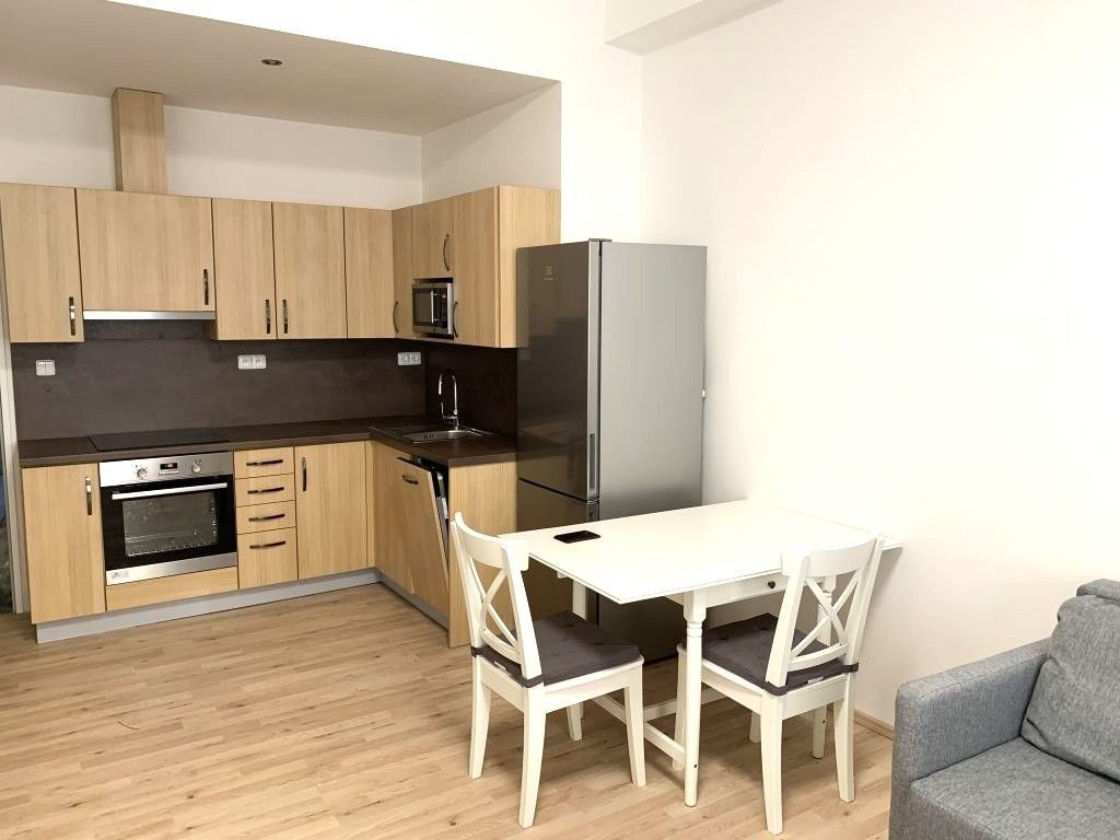 2+kk, Ostrovní, Praha - Nové Město, 70 m² - 2