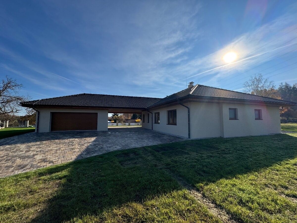 Pronájem rodinný dům - Velké Popovice, 251 69