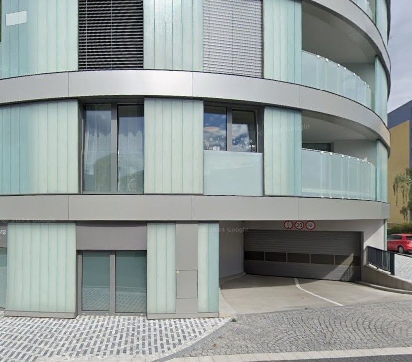 Garáže, Praha, 141 00