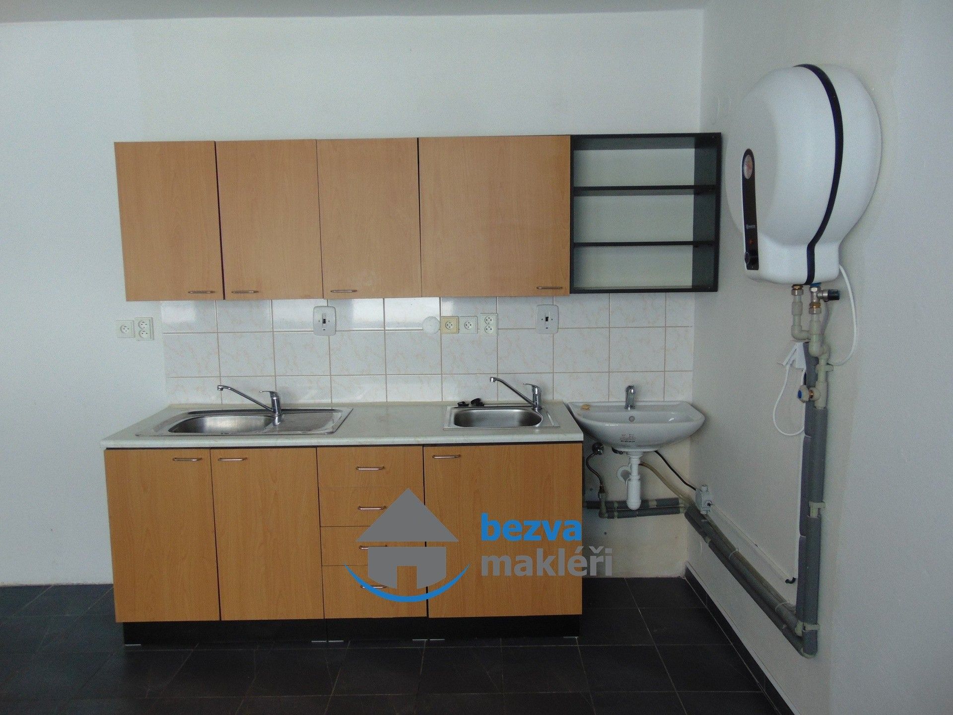 Pronájem kancelář - Husova, Skuteč, 60 m² - 5