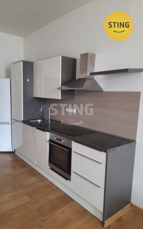 Ostatní, nám. Republiky, Žďár nad Sázavou, 44 m²