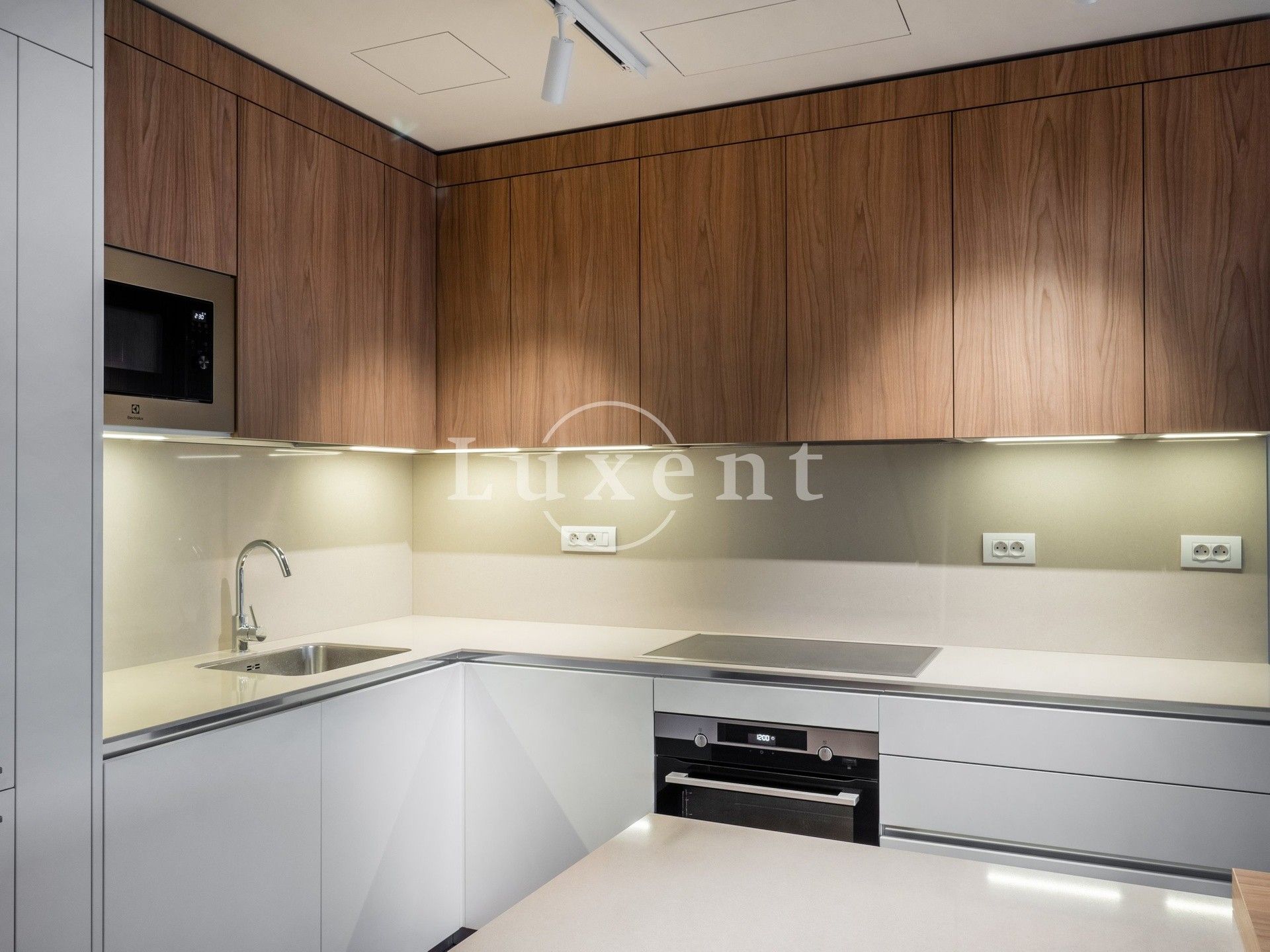 Pronájem byt 4+kk - Holečkova 3360, Praha, 178 m²