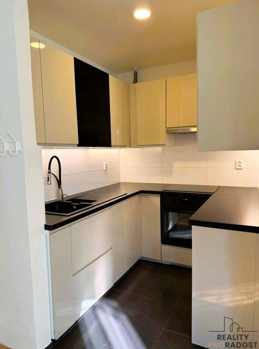 2+1, U silnice, Praha Ruzyně, 63 m² - 2