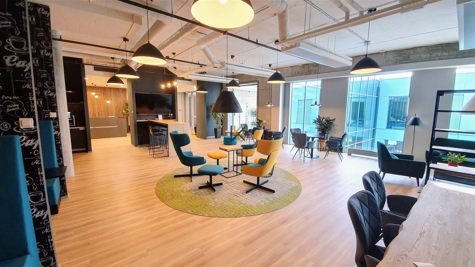 Pronájem kancelář - Pernerova, Praha, 30 m²