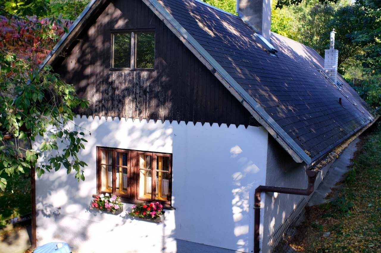 Chaty, Chlum u Zbýšova, Středočeský kraj