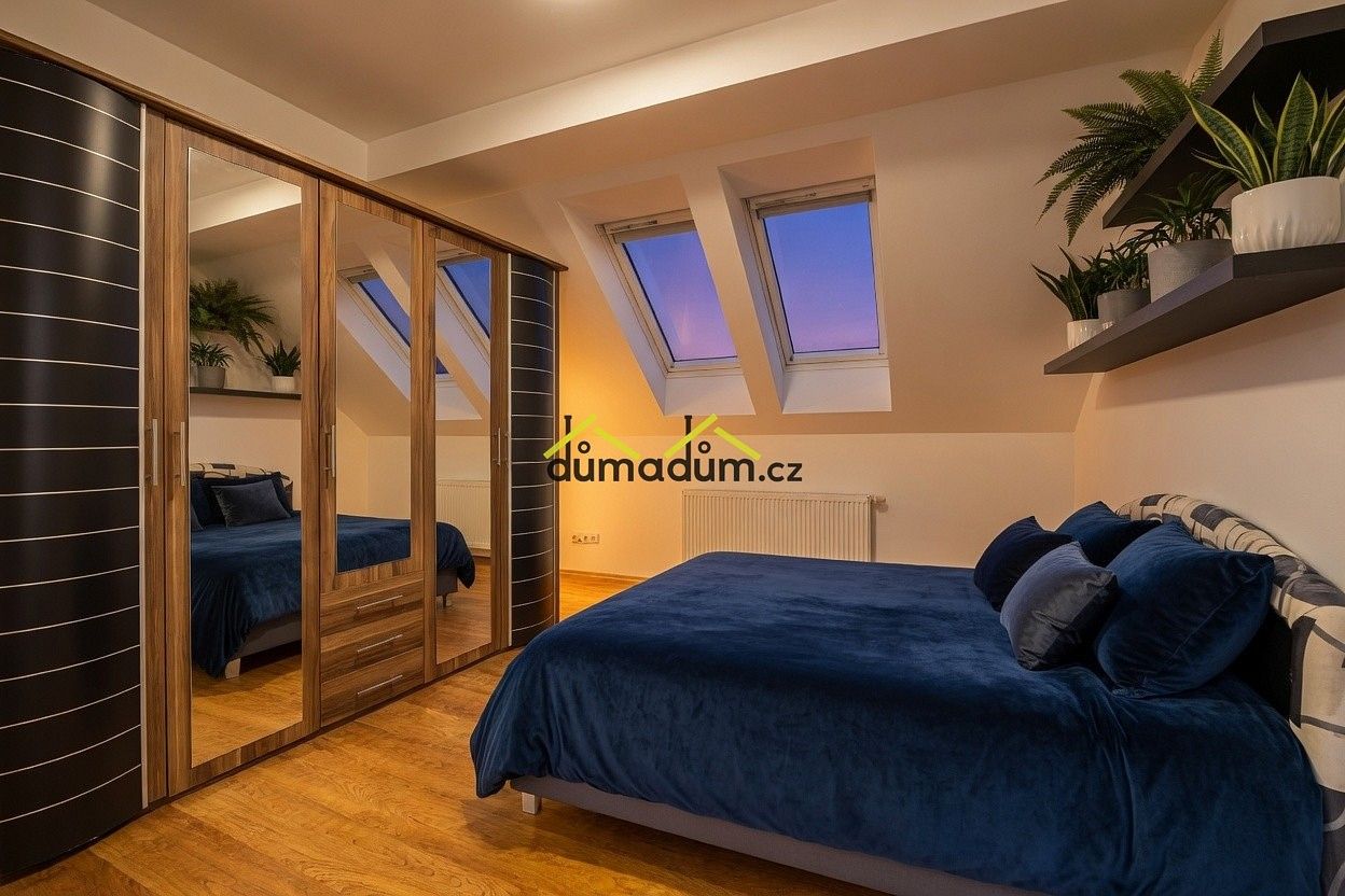 Rodinný dům · 450 m² · Praha - Řepy, okres Praha 17, Hlavní město Praha - 4