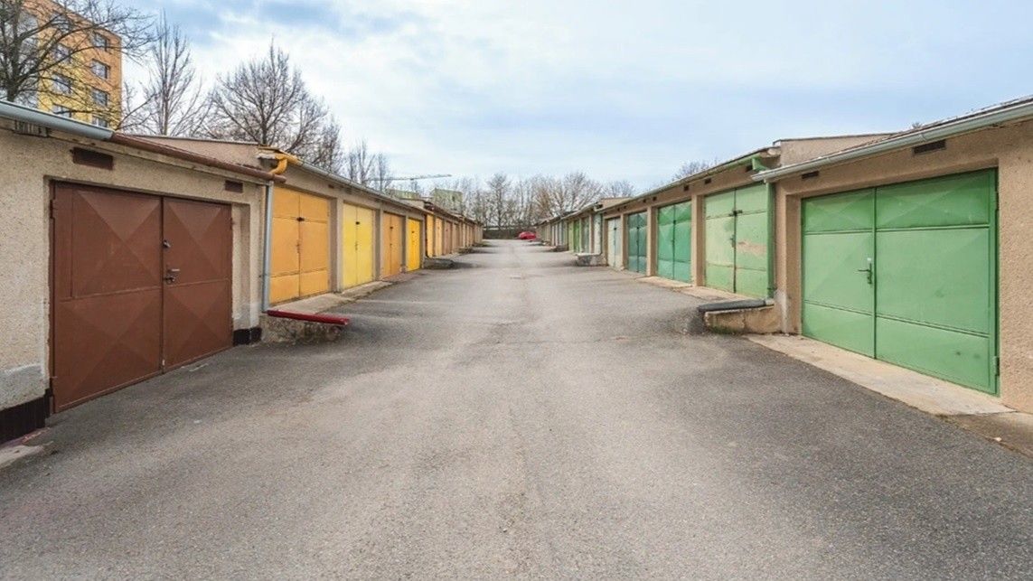 Garáže, Rousínov u Vyškova, 683 01 - 2