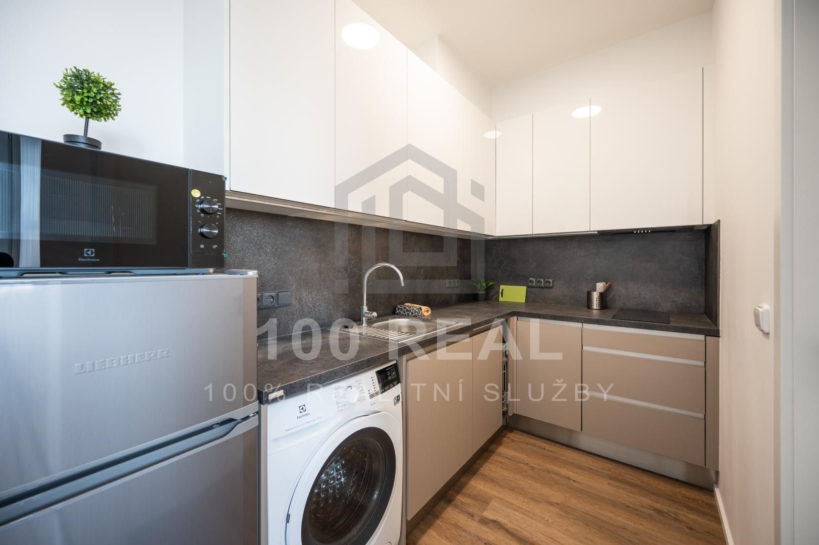 1+1, Průmyslová, Hradec Králové, 35 m²