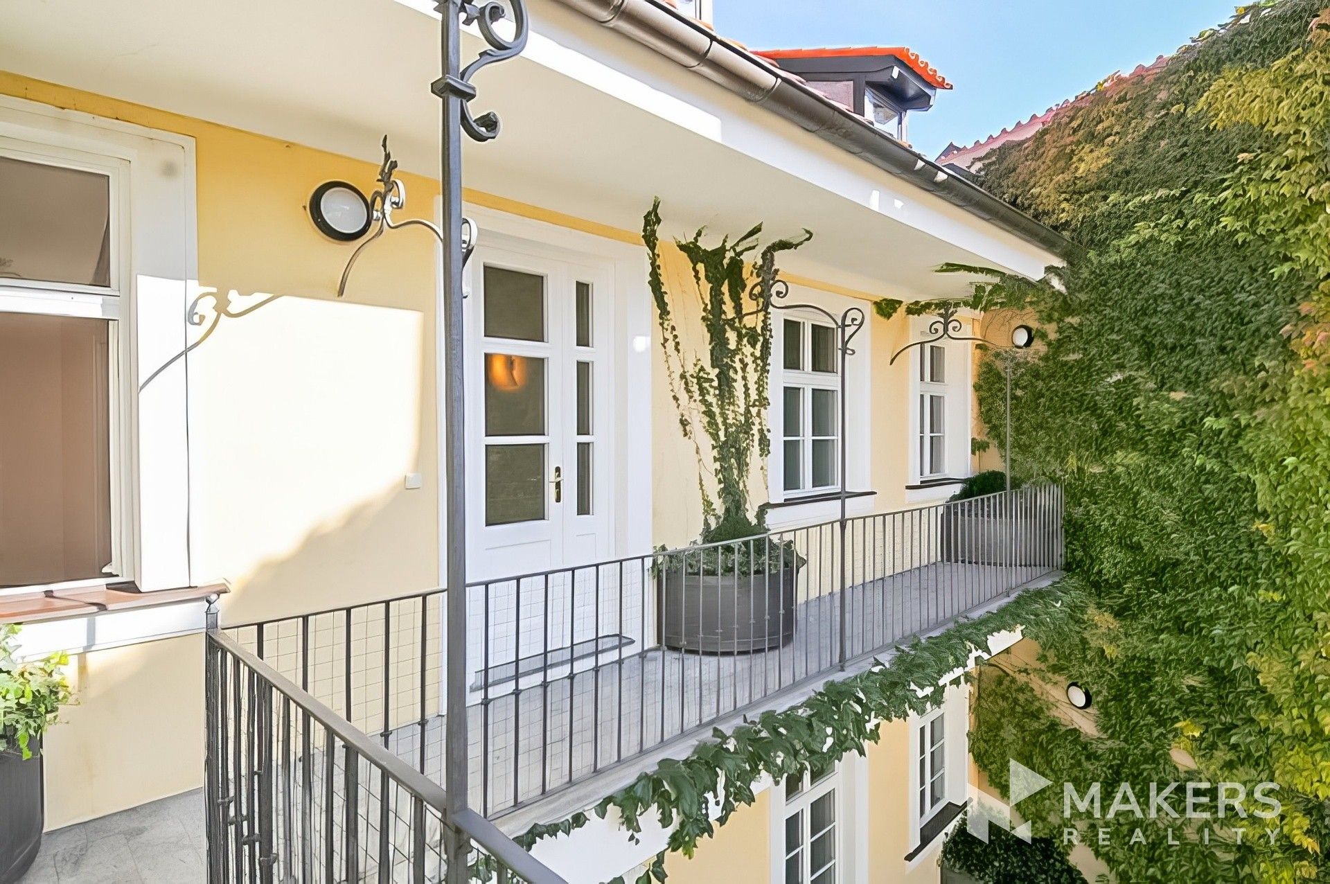 Pronájem byt 4+kk - Vlašská, Praha, 170 m²