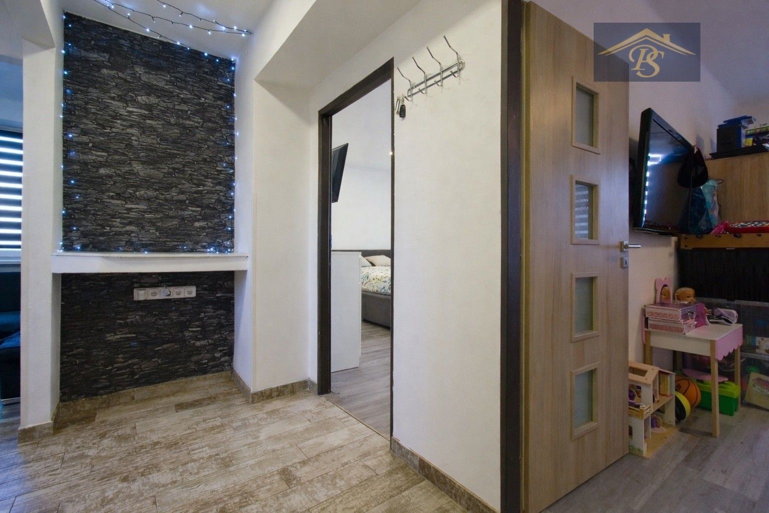 Prodej byt 3+1 - U Bytovek, Hrobce, 57 m²