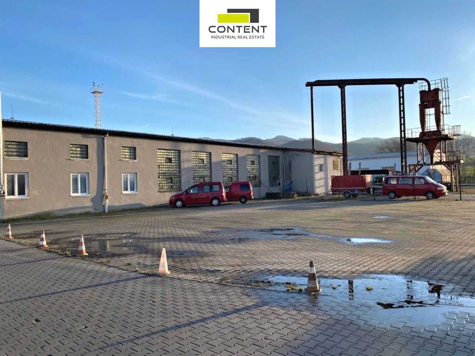 Pronájem výrobní prostory - Kostomlatská, Žalany, 456 m²