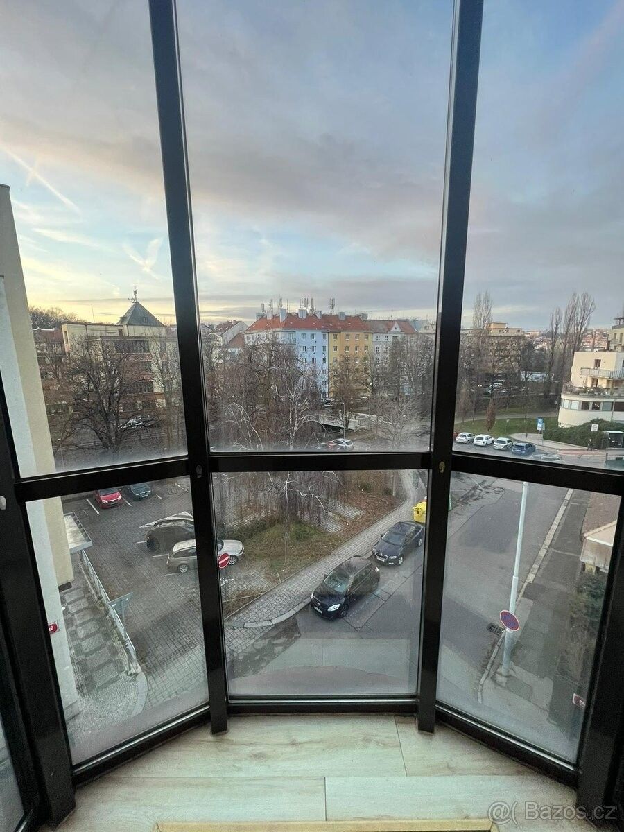 Pronájem byt - Praha, 140 00
