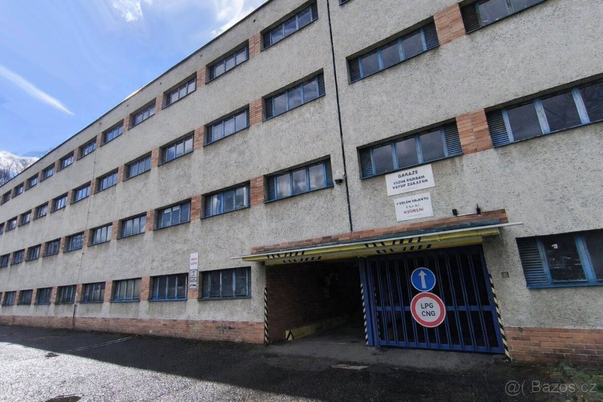 Garáže, Zlín, 760 05