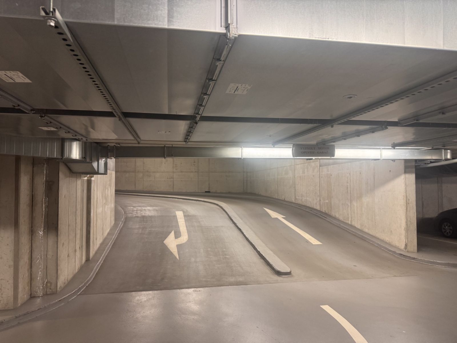 Garáž · 14 m² · Nekvasilova, Praha - Karlín - 4