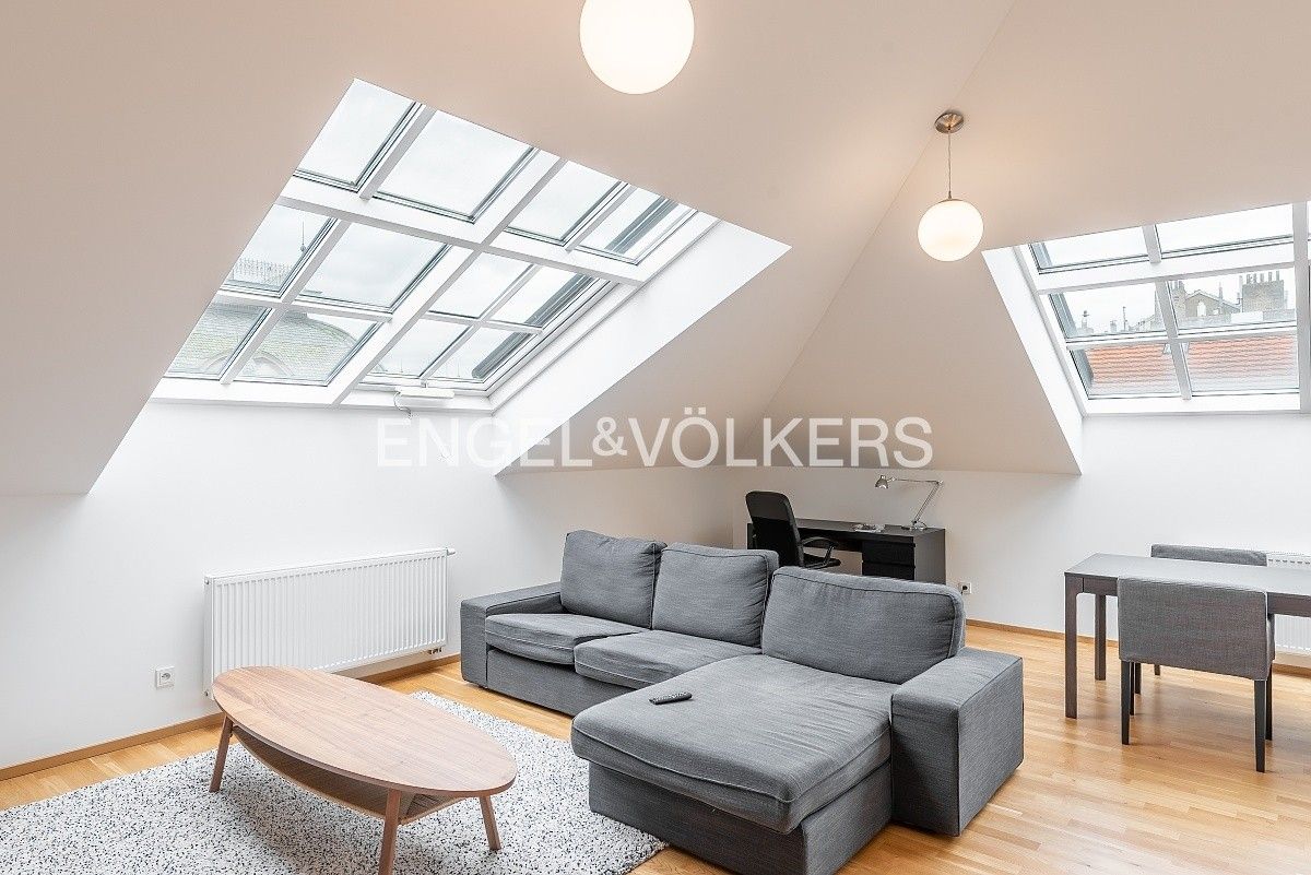 2+kk, Balbínova, Praha, 97 m²