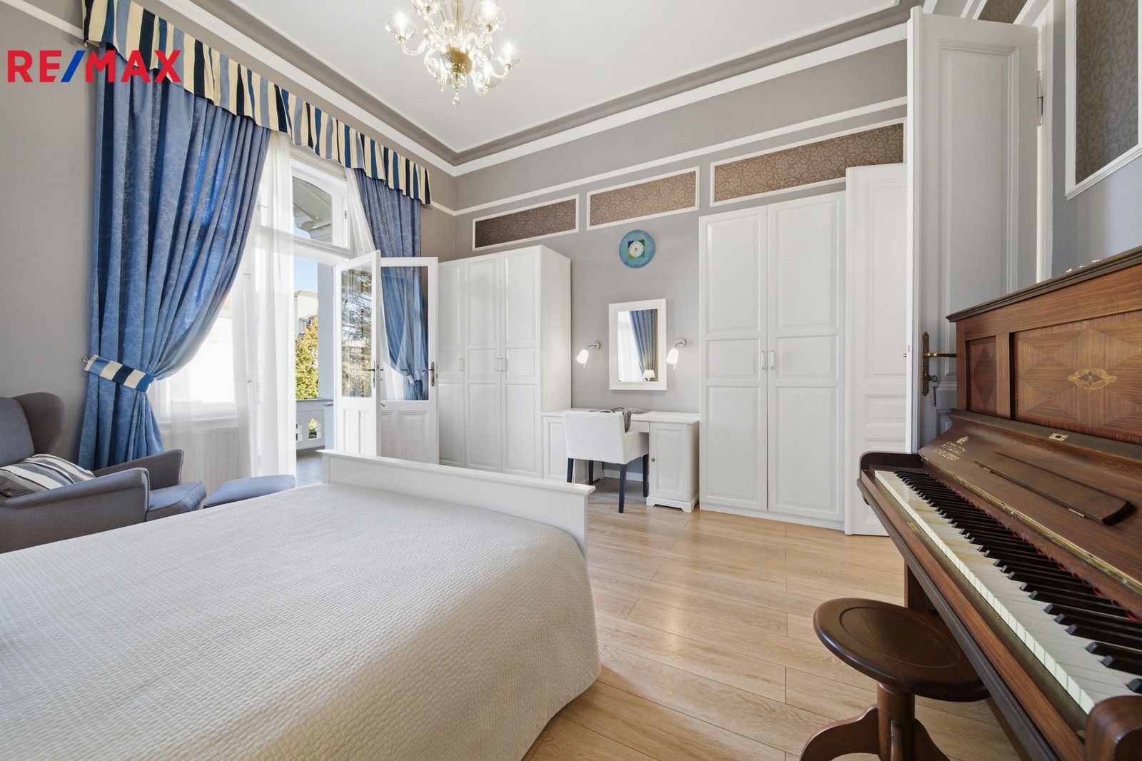 Prodej byt 2+kk - Krále Jiřího 1137, Karlovy Vary, 49 m²